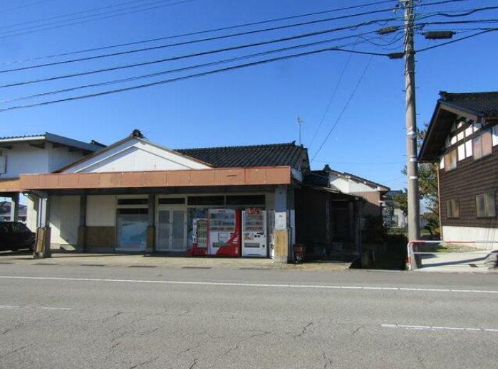 上市町稗田４２－６　店舗事務所併用住宅